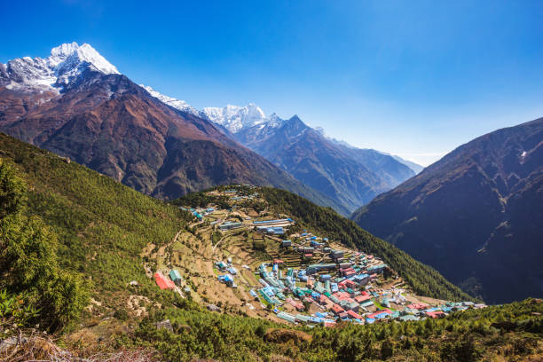 ナムチェバザール村。ネパール - namche bazaar ストックフォトと画像