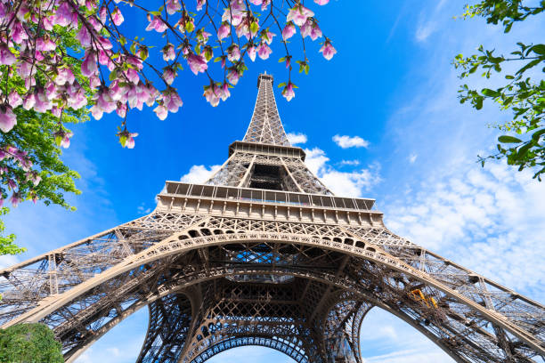 istock eiffel tour and Paris cityscape 1473710333