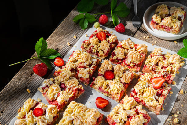 istock Strawberry and rhubarb crumble pie. 1473723515