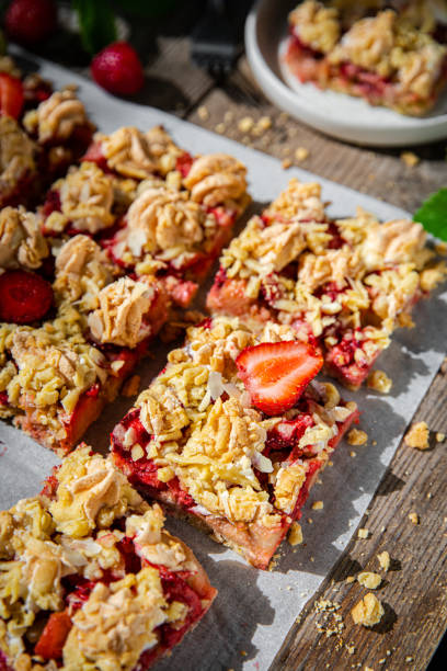 istock Strawberry and rhubarb crumble pie 1473723518