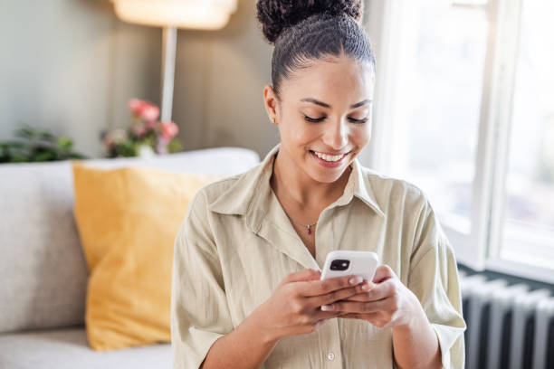 istock Concept of online conversations 1473747153