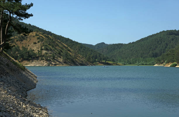 istock Sunnet Lake - Bolu 1473750650