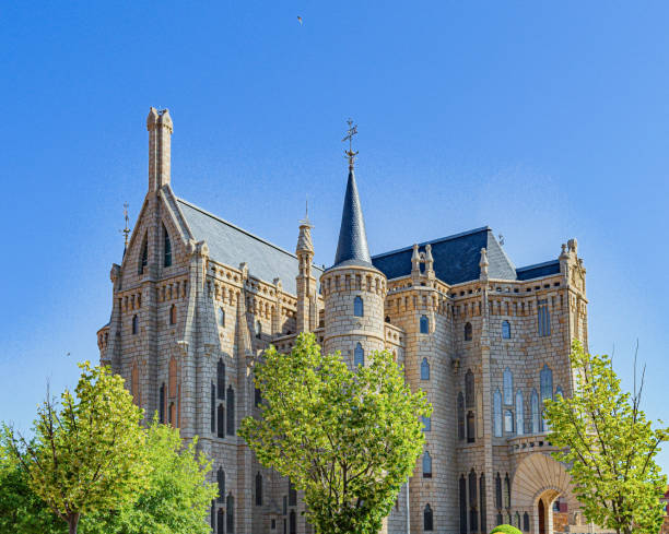 istock Episcopal Palace of Astorga 1473754588