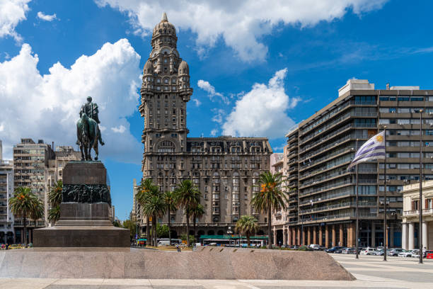 istock Montevideo, Uruguay - Plaza de Armas 1473771748