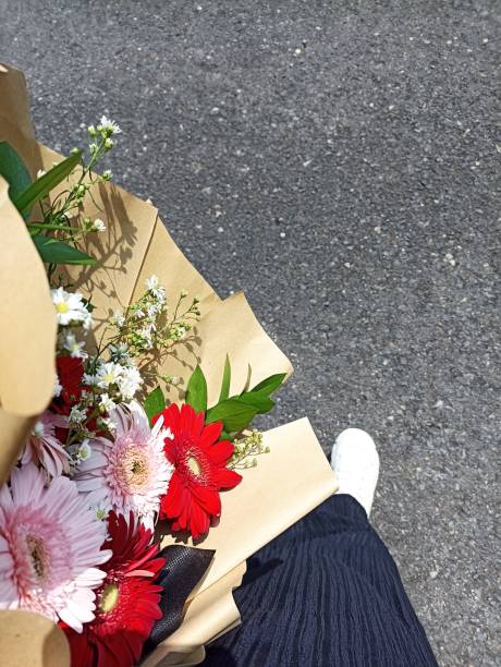 istock Flower bouquet Journey 1473825369