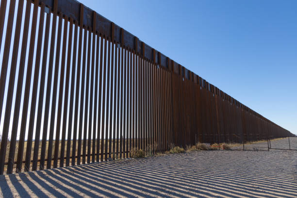 istock El Paso Texas Mexican Border Wall Mid Afternoon 1473827916