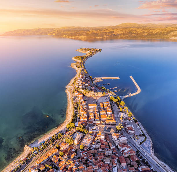 vista aerea del tramonto del lago egirdir. meraviglie naturali e punti d'interesse di turkiye - luogo dinteresse nazionale foto e immagini stock