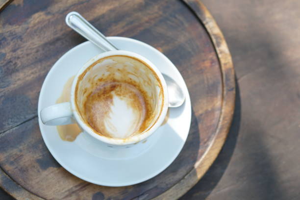 istock Finished coffee mug was placed on the table 1473861754