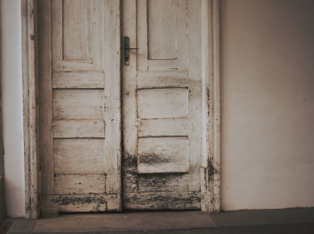 istock White Wooden Door 1473977422