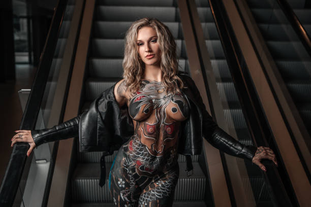 istock Artistic body paint on a beautiful female model 1473981167
