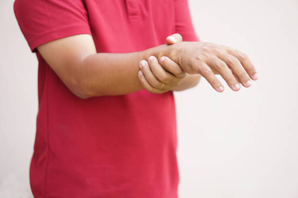 istock Men have weakness in the muscles of their hands. 1474013450