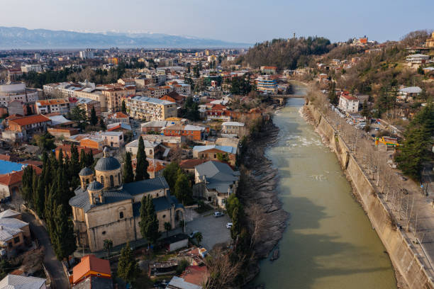 панорамный вид с воздуха на кутаиси, грузия с беспилотника. - kutaisi стоковые фото и изображения