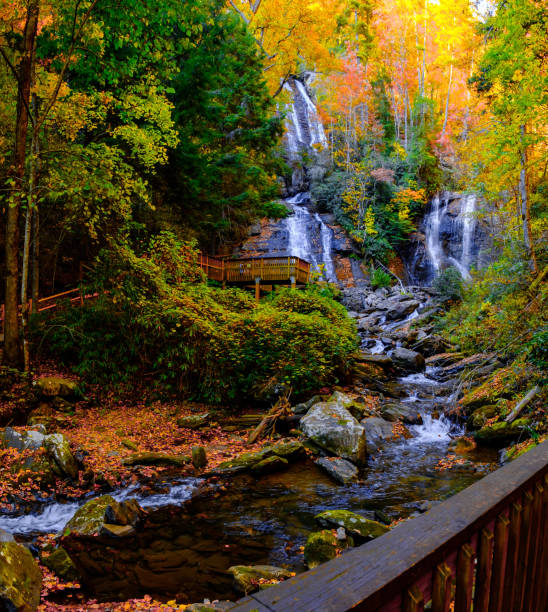 istock Anna Ruby falls autumn, Heelen Georgia,USA 1474097803
