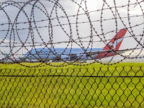 qantas a380 alambre de púas - qantas airways limited fotografías e imágenes de stock
