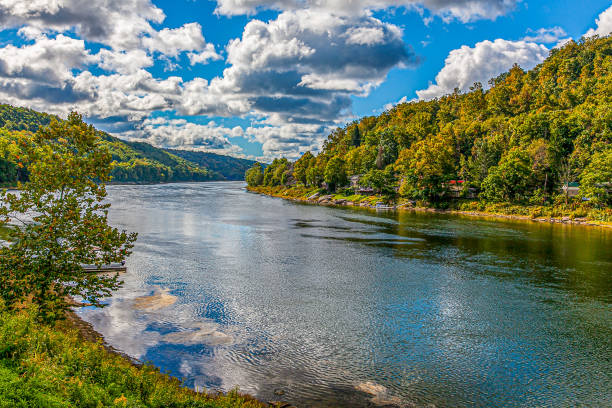 istock Fall colors In Pennsylvania. 1474166433