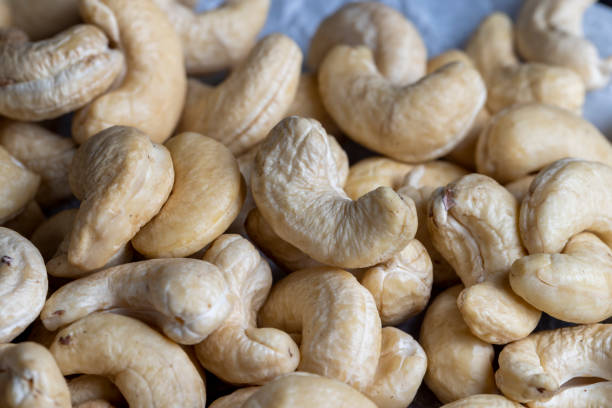 istock ready to eat and peeled cashew nuts 1474217836
