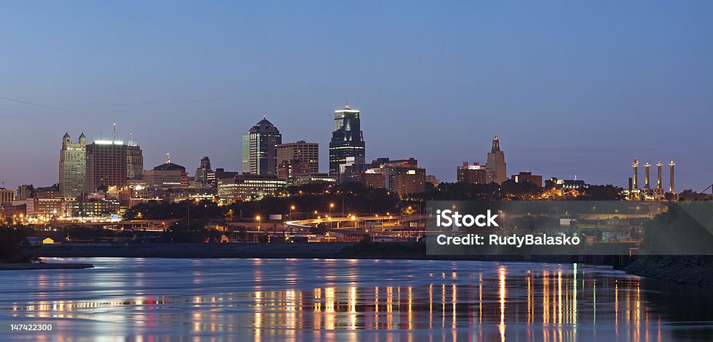 Vista de los edificios del centro de la ciudad de Kansas - Foto de stock de Kansas City - Missouri libre de derechos