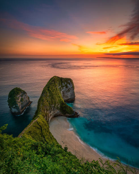 hermoso paisaje en nusa penida, bali, indonesia - nusa lembongan fotografías e imágenes de stock