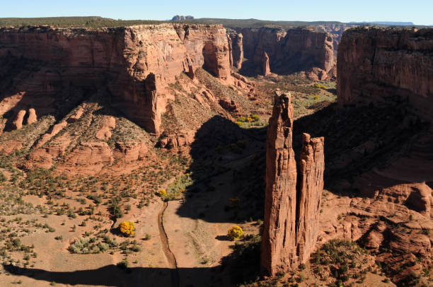 istock Spider Rock Canyon De Chelly in Autumn 1474358577