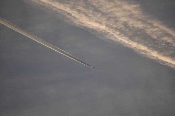 istock Vapor trails/contrails 1474383546