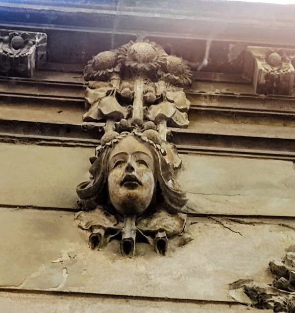 istock Ornamento casa antigua 1474404911