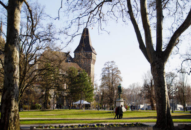 liget city park vajdahunyad castle blue sky spring cityscape travel destinations museum quarter historic district hungary europe - 1896 imagens e fotografias de stock