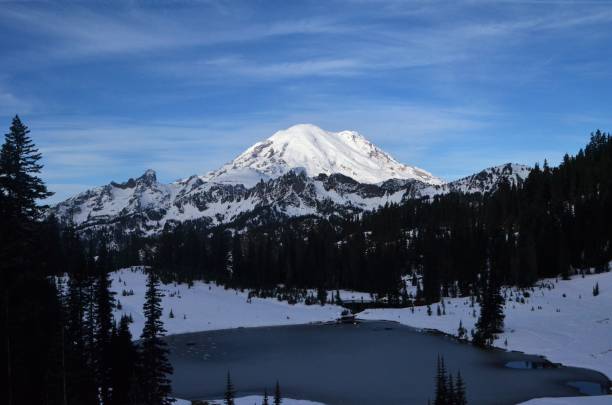 istock Tipsoo Lake in early Winter 1474486308