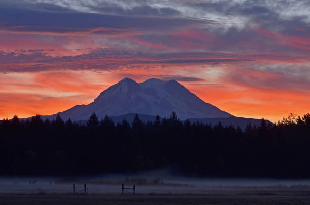 istock Sunrise to the Mountain 1474486655