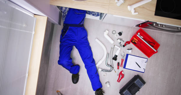 istock Plumber Cleaning Pipe. Unclog Drain 1474487130