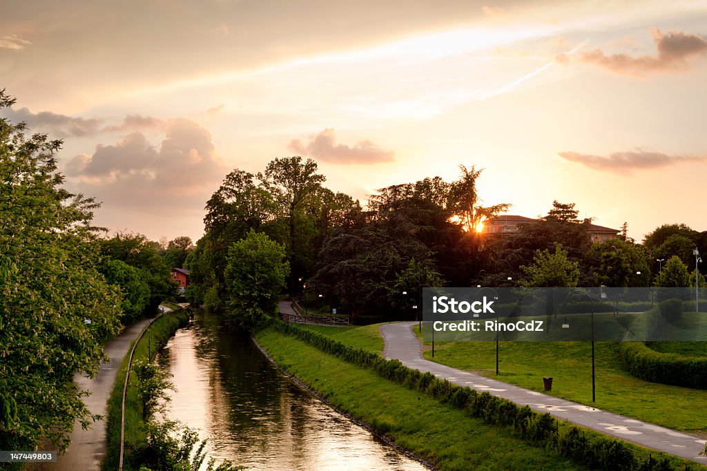 Paisaje con Canal al atardecer - Foto de stock de Milán libre de derechos