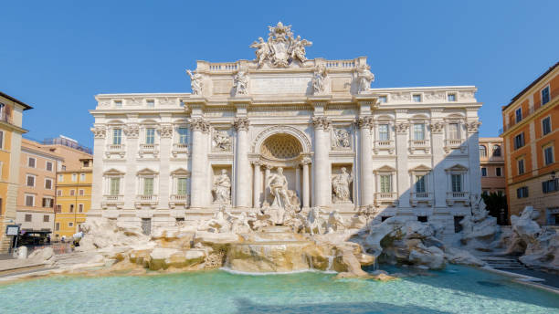 トレビの泉、ローマ、イタリア。夏のローマ市内旅行 - citytrip ストックフォトと画像