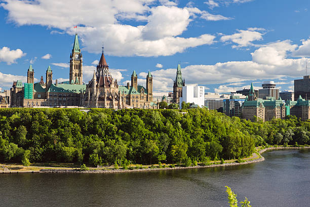 パーラメントヒル、ottawa ,ontario ,canada - photography tower cityscape flag ストックフォトと画像