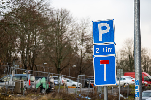 Road sign allowing parking for two hours