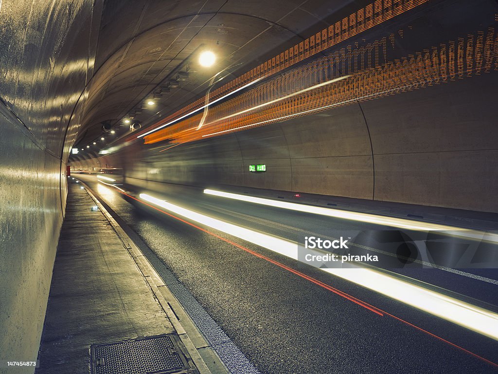 Bus Beschleunigung durch den tunnel - Lizenzfrei Aktivitäten und Sport Stock-Foto