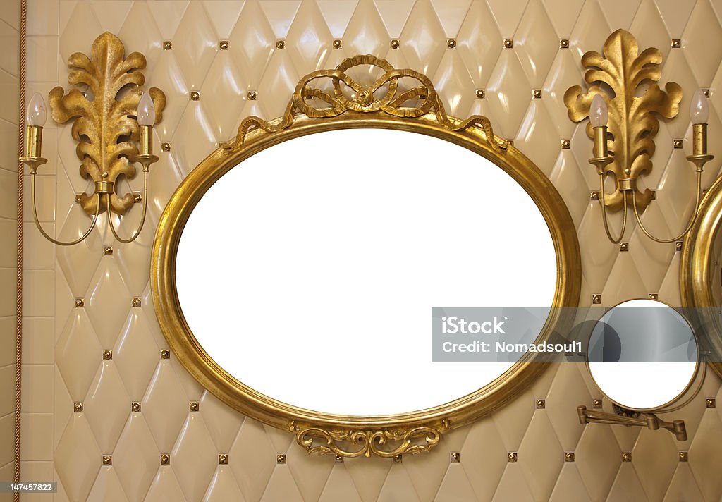 Luxus-vintage-Spiegel, isoliert im - Lizenzfrei Altertümlich Stock-Foto