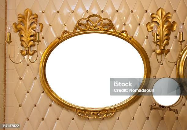 Espelho Interior De Luxo Vintage Isolado - Fotografias de stock e mais imagens de Antiguidade - Antiguidade, Apartamento, Artigo de Decoração