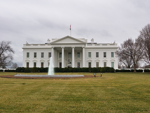Facade from the south lawn. Exclusive and close view to the White House.