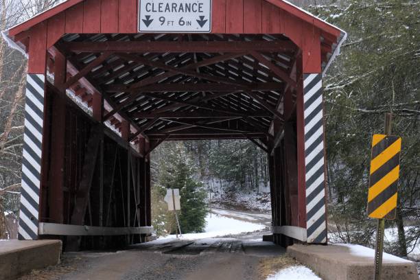 istock Historic Creasyville red covered bridge 1474701591