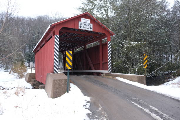 istock Historic Creasyville red covered bridge 1474701592