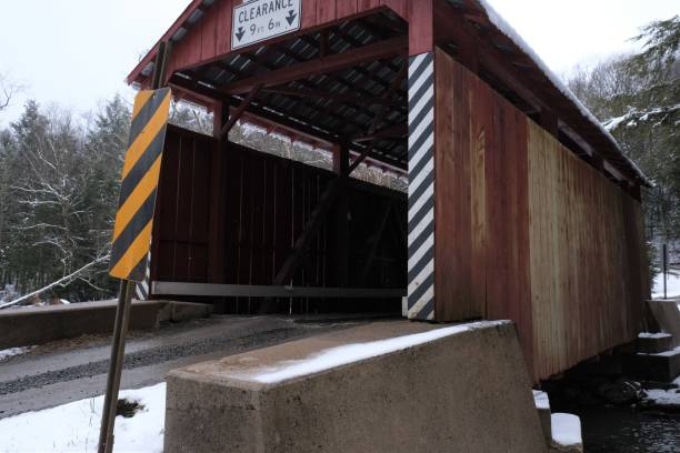 istock Historic Creasyville red covered bridge 1474701596