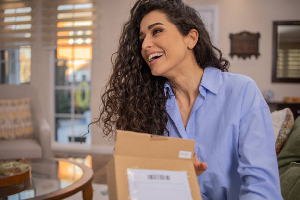 istock Delivery of an online order 1474703587