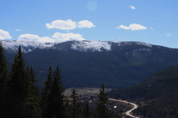 istock Road Toward the Mountains 1474703652