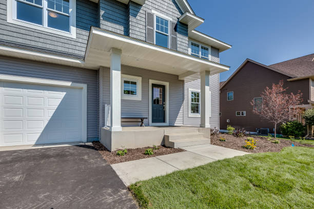 istock New home and new grass lawn 1474756214