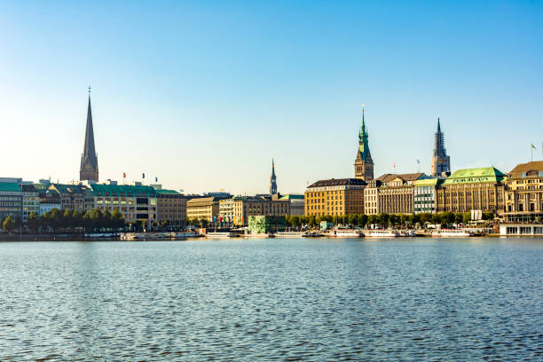 istock Binnenalster in Hamburg 1474795731