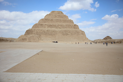 sakara pyramid with tourists