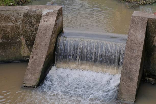 istock Retaining concrete walls in irrigation canals 1474827461