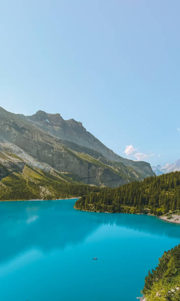 夏のスイスのオエシネン湖 - european alps mountain beauty in nature oeschinen lake ストックフォトと画像