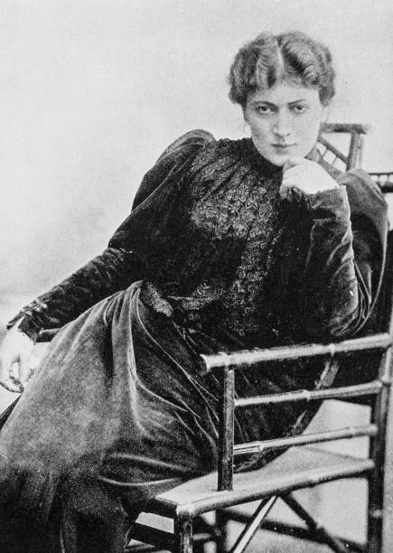 istock Portrait of 19th century stage celebrities: Jane Hading 1474844347