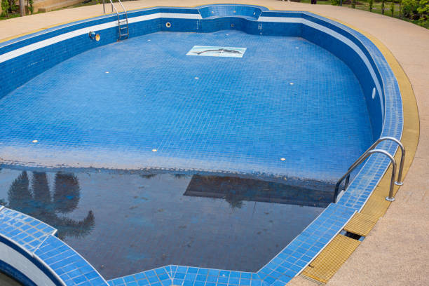 istock The old and abandoned swimming pool 1474856270