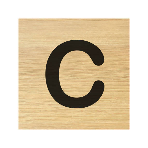 bloque de madera capital c sobre blanco con camino de recorte - letter b three dimensional shape alphabet sign fotografías e imágenes de stock